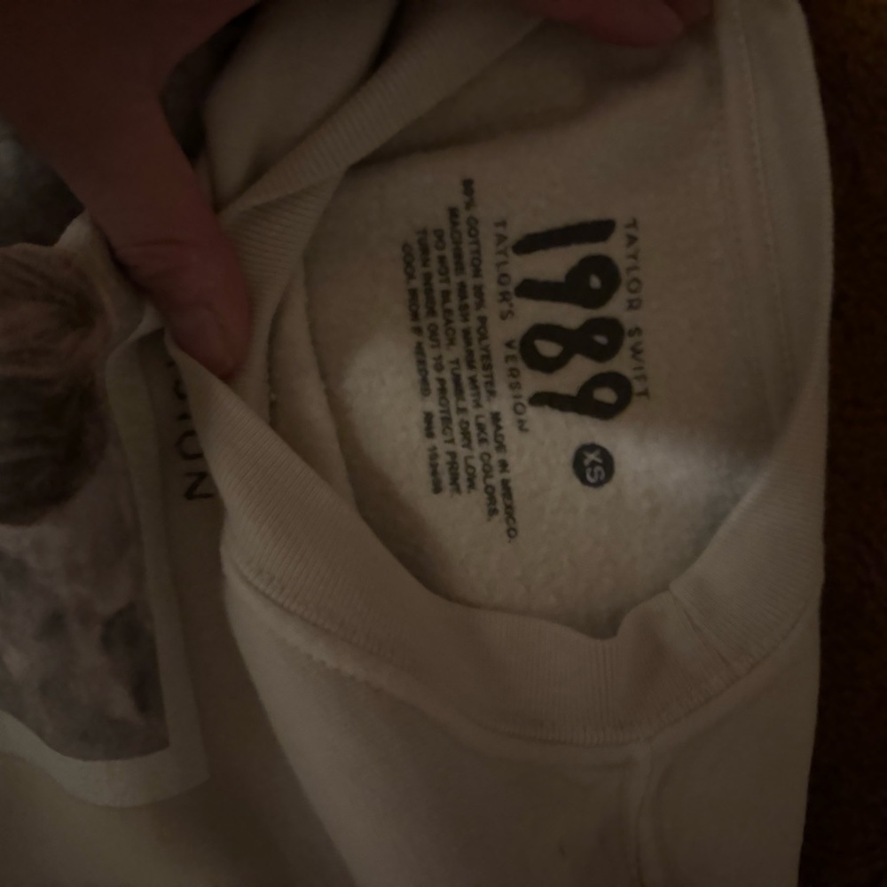 Taylor Swift 1989 Cream Sweatshirt